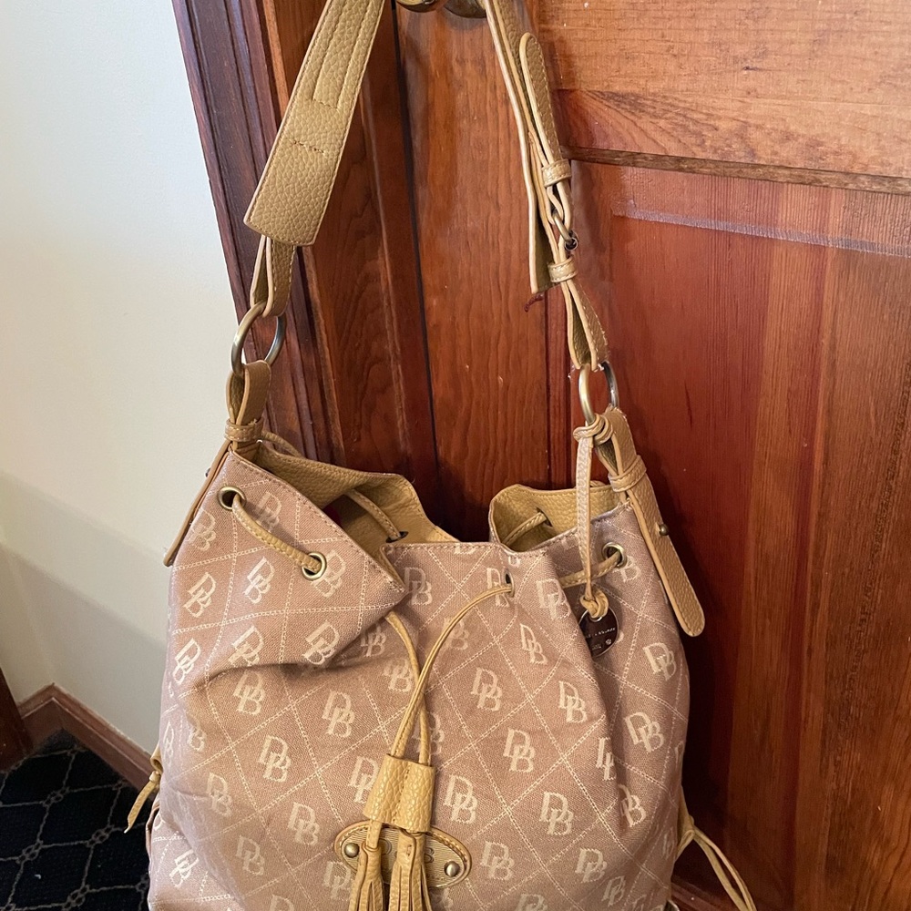 Dooney & Bourke
